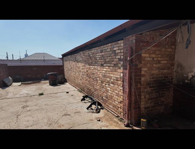 495M² BUSINESS FOR SALE IN SPRINGS CENTRAL